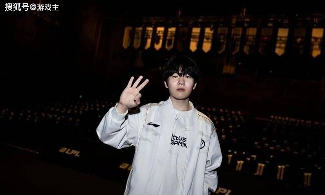 Rookie燃尽仅剩鸡架了，荣升LPL第一人，职业生涯4000杀