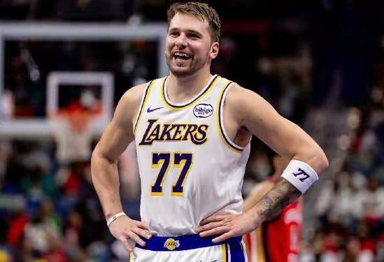 NBA官方更新MVP排名：约基奇继续领跑第一名，MVP实至名归！