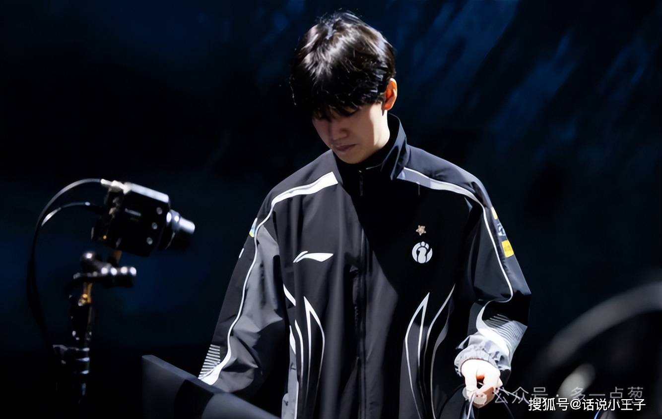 赛场充满Theshy传奇！宙斯感谢Theshy，是他给了我很多灵感